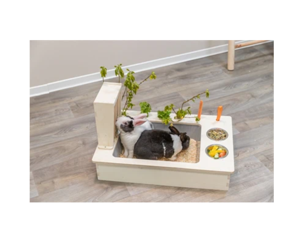 Trixie Feeding Station with Food Bowl / Water Bowl / Hay Rack Wood Natural